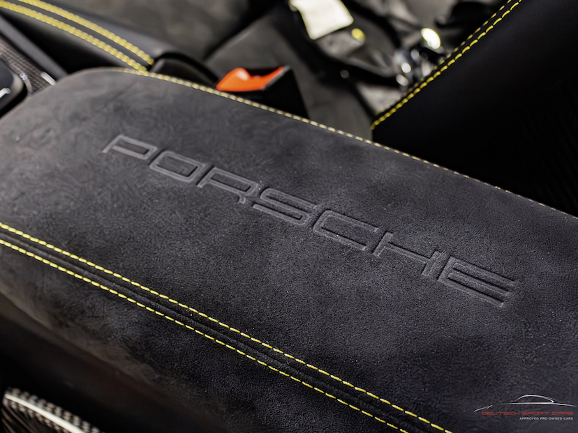 Foto do veículo PORSCHE 911 3.8 24V H6 TURBO GASOLINA GT2 RS PDK 2019 4.800 KM 5.500.000,00