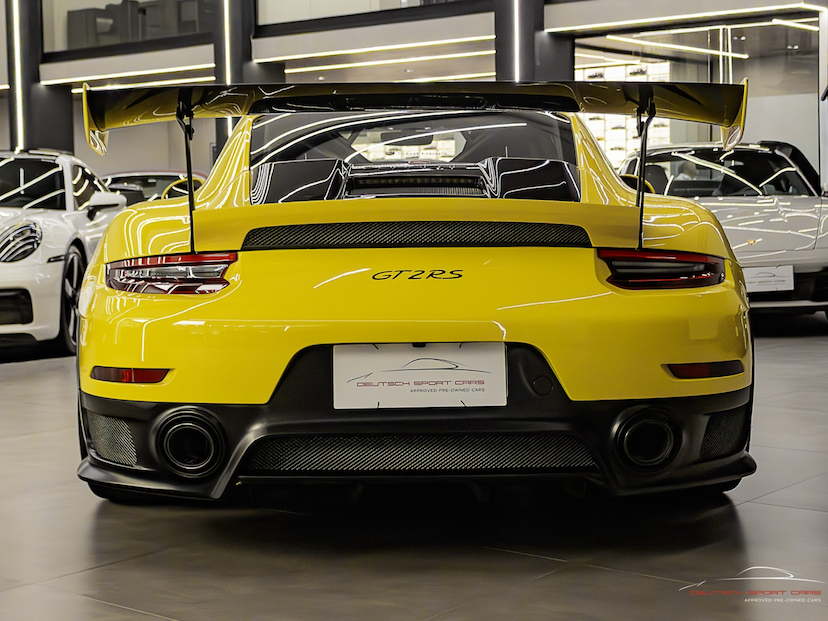 Foto do veículo PORSCHE 911 3.8 24V H6 TURBO GASOLINA GT2 RS PDK 2019 4.800 KM 5.500.000,00
