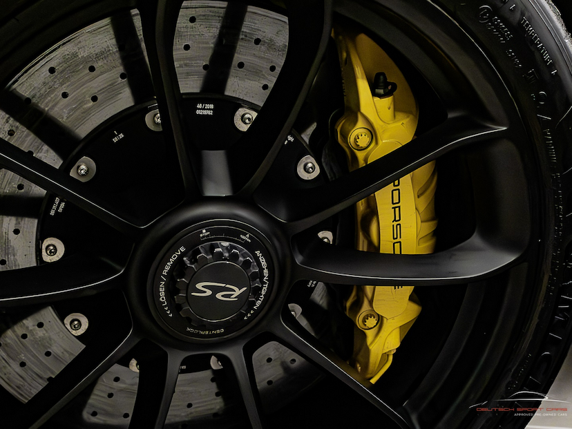 Foto do veículo PORSCHE 911 3.8 24V H6 TURBO GASOLINA GT2 RS PDK 2019 4.800 KM 5.500.000,00
