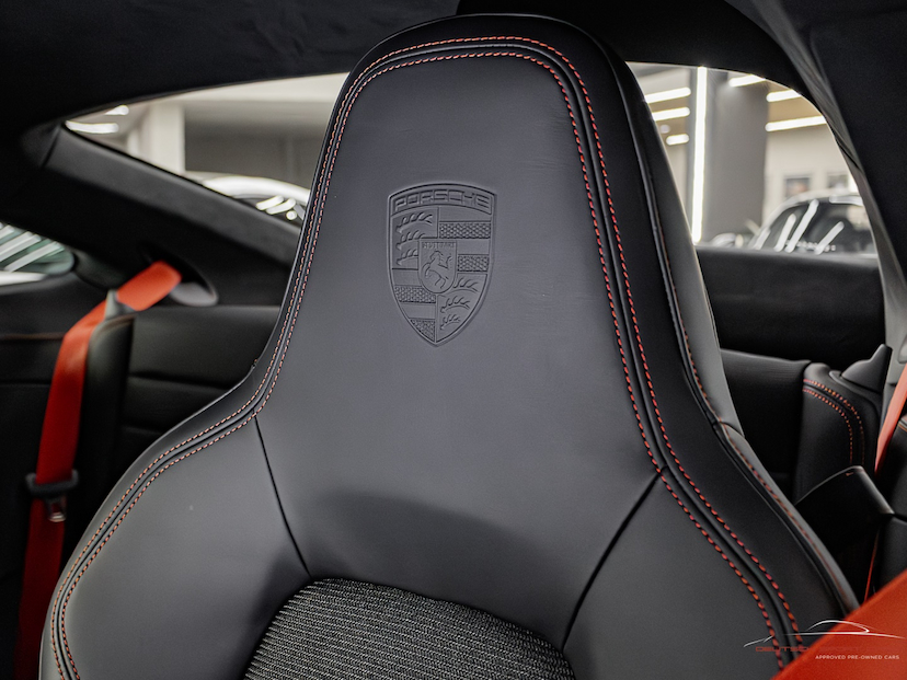Foto do veículo PORSCHE 911 4.0 24V H6 GASOLINA GT3 TOURING MANUAL 2026 1.100 KM 2.250.000,00