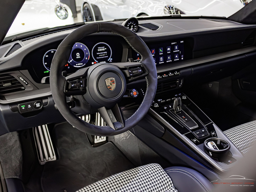 Foto do veículo PORSCHE 911 3.0 24V H6 GASOLINA CARRERA PDK 2025 9.800 KM 1.030.000,00