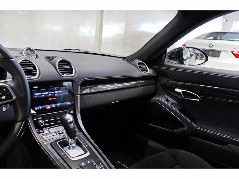Foto do veículo PORSCHE 718 4.0 H6 GASOLINA CAYMAN GTS PDK 2024 500 KM 759.000,00