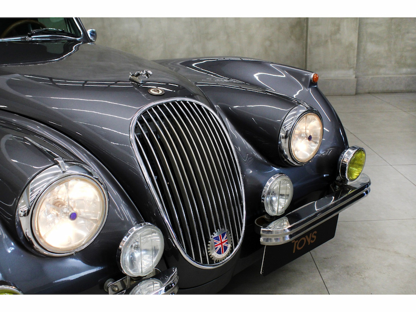 Foto do veículo AMERICAR CLASSIC XK120 4.1 I6 GASOLINA 2P MANUAL RÉPLICA 2013 7.200 KM 239.800,00