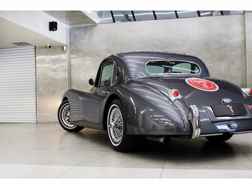 Foto do veículo AMERICAR CLASSIC XK120 4.1 I6 GASOLINA 2P MANUAL RÉPLICA 2013 7.200 KM 239.800,00