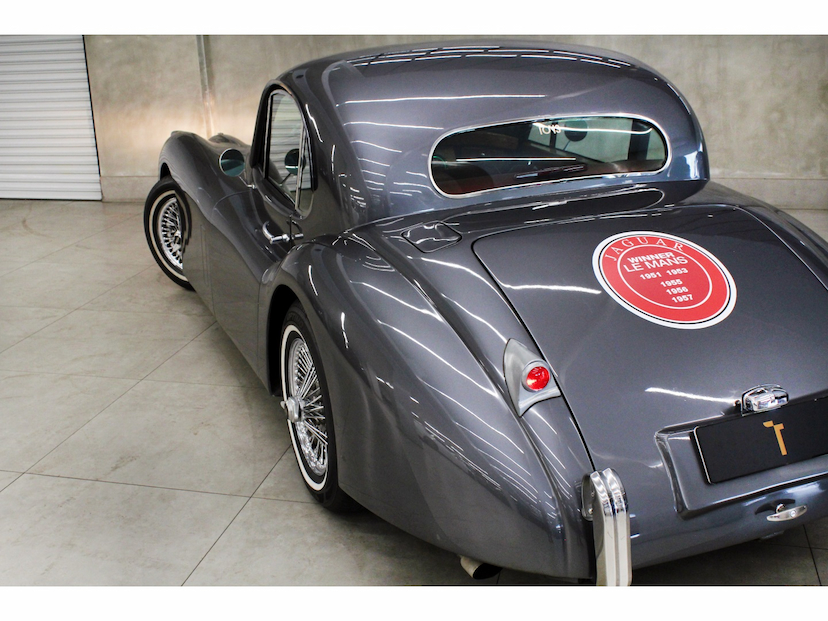 Foto do veículo AMERICAR CLASSIC XK120 4.1 I6 GASOLINA 2P MANUAL RÉPLICA 2013 7.200 KM 239.800,00