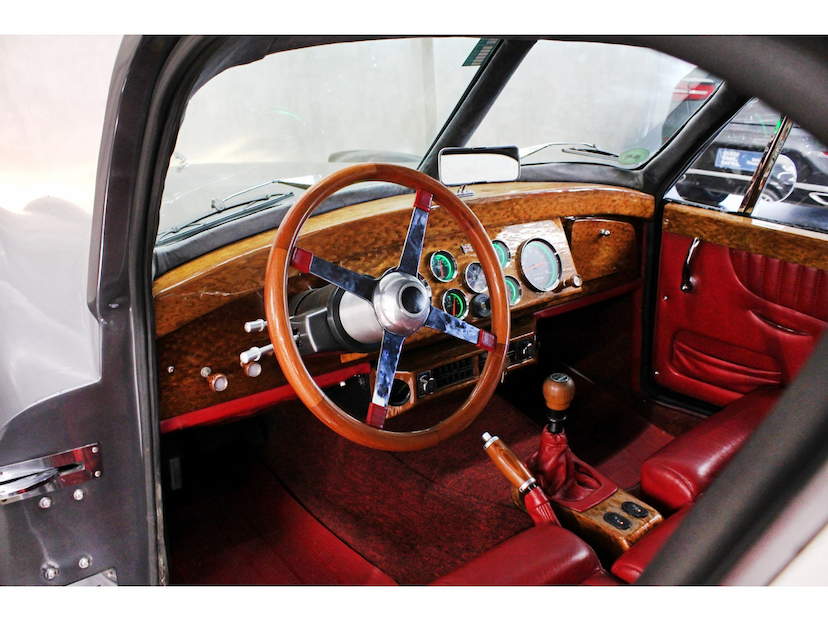 Foto do veículo AMERICAR CLASSIC XK120 4.1 I6 GASOLINA 2P MANUAL RÉPLICA 2013 7.200 KM 239.800,00