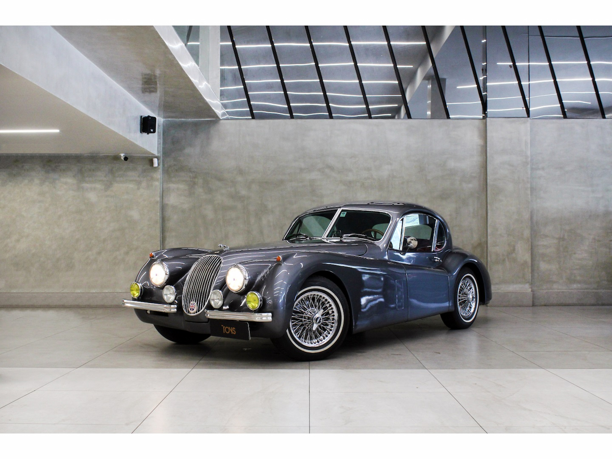Foto do veículo AMERICAR CLASSIC XK120 4.1 I6 GASOLINA 2P MANUAL RÉPLICA 2012/2013 7.200 KM R$ 239.800,00