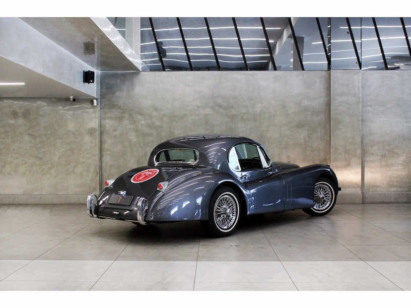 Foto do veículo AMERICAR CLASSIC XK120 4.1 I6 GASOLINA 2P MANUAL RÉPLICA 2013 7.200 KM 239.800,00