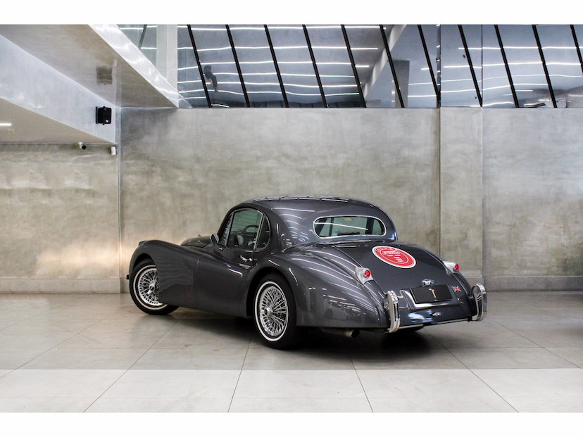Foto do veículo AMERICAR CLASSIC XK120 4.1 I6 GASOLINA 2P MANUAL RÉPLICA 2013 7.200 KM 239.800,00