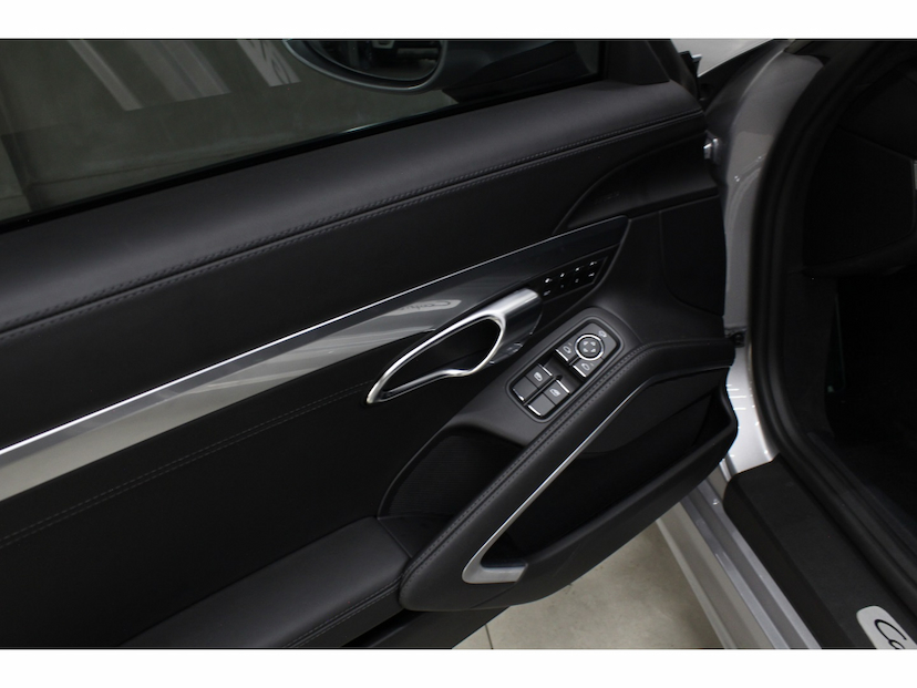 Foto do veículo PORSCHE 718 4.0 H6 GASOLINA CAYMAN GTS PDK 2023 2.500 KM 660.000,00
