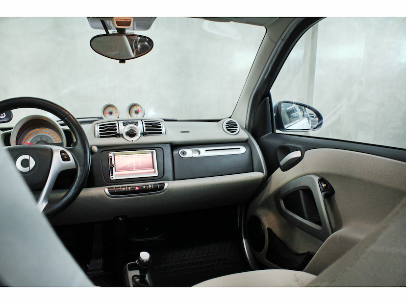 Foto do veículo SMART FORTWO 1.0 COUPE 3 CILINDROS TURBO GASOLINA 2P AUTOMÁTICO 2013 111.000 KM 56.800,00