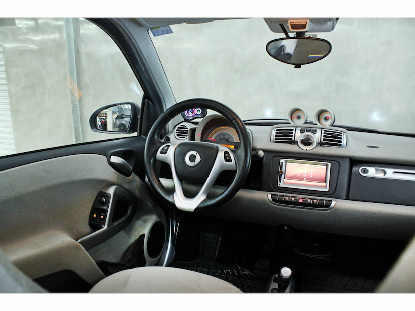 Foto do veículo SMART FORTWO 1.0 COUPE 3 CILINDROS TURBO GASOLINA 2P AUTOMÁTICO 2013 111.000 KM 56.800,00