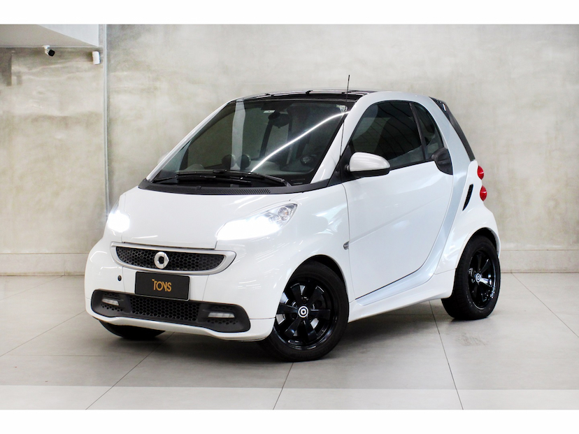 Foto do veículo SMART FORTWO 1.0 COUPE 3 CILINDROS TURBO GASOLINA 2P AUTOMÁTICO 2013 111.000 KM 56.800,00