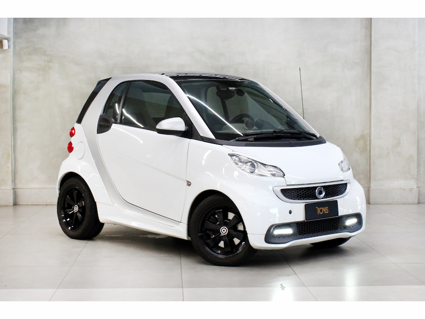 Foto do veículo SMART FORTWO 1.0 COUPE 3 CILINDROS TURBO GASOLINA 2P AUTOMÁTICO 2013 111.000 KM 56.800,00