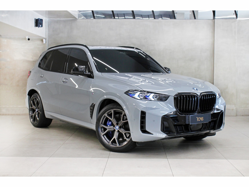 Foto do veículo BMW X5 3.0 I6 TURBO HÍBRIDO XDRIVE50E M SPORT AUTOMÁTICO 2024 43.000 KM 589.800,00
