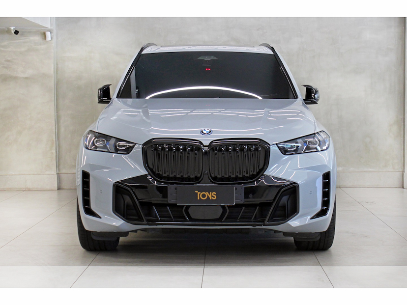 Foto do veículo BMW X5 3.0 I6 TURBO HÍBRIDO XDRIVE50E M SPORT AUTOMÁTICO 2024 43.000 KM 589.800,00