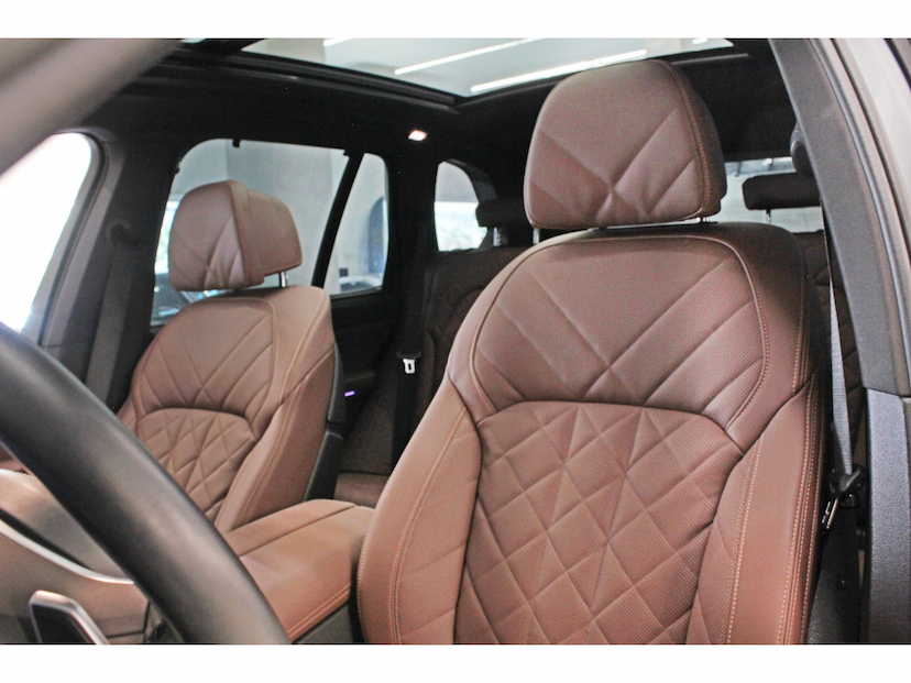 Foto do veículo BMW X5 3.0 I6 TURBO HÍBRIDO XDRIVE50E M SPORT AUTOMÁTICO 2024 43.000 KM 589.800,00