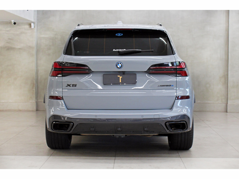 Foto do veículo BMW X5 3.0 I6 TURBO HÍBRIDO XDRIVE50E M SPORT AUTOMÁTICO 2024 43.000 KM 589.800,00