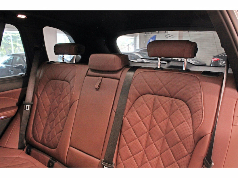 Foto do veículo BMW X5 3.0 I6 TURBO HÍBRIDO XDRIVE50E M SPORT AUTOMÁTICO 2024 43.000 KM 589.800,00