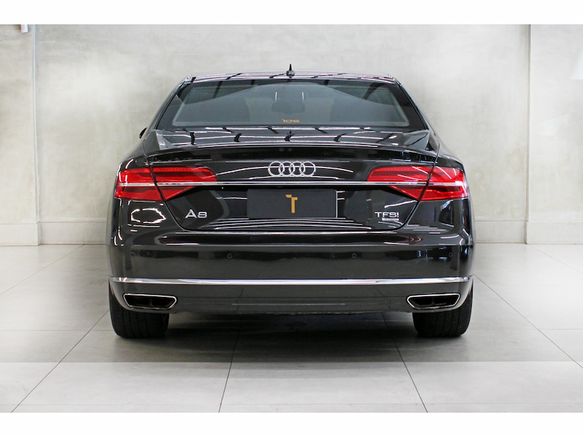 Foto do veículo AUDI A8 4.0 TFSI V8 32V GASOLINA 4P TIPTRONIC 2016 58.500 KM 268.800,00