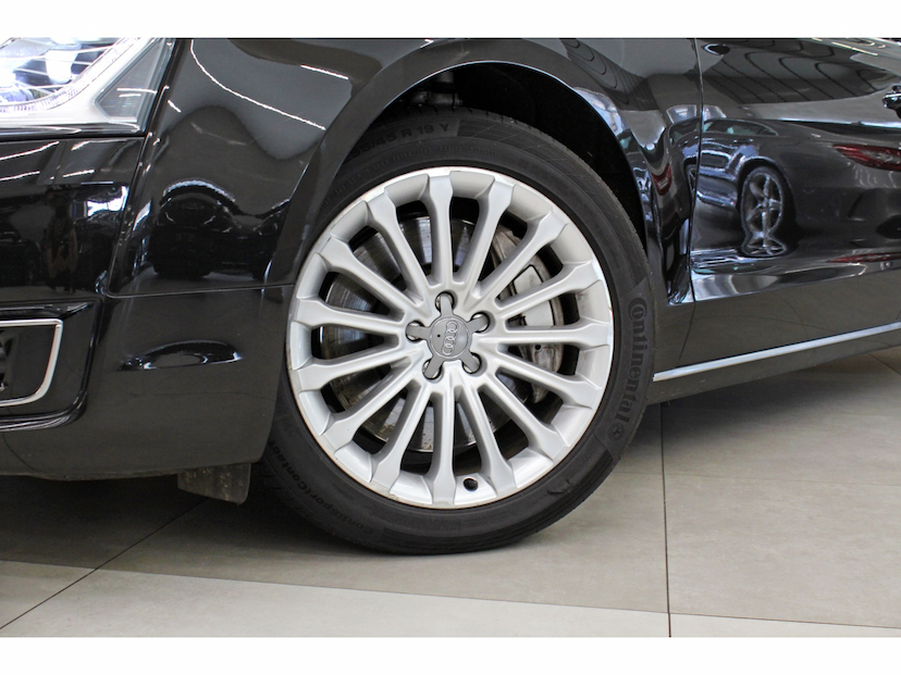 Foto do veículo AUDI A8 4.0 TFSI V8 32V GASOLINA 4P TIPTRONIC 2016 58.500 KM 268.800,00