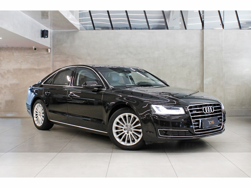Foto do veículo AUDI A8 4.0 TFSI V8 32V GASOLINA 4P TIPTRONIC 2016 58.500 KM 268.800,00