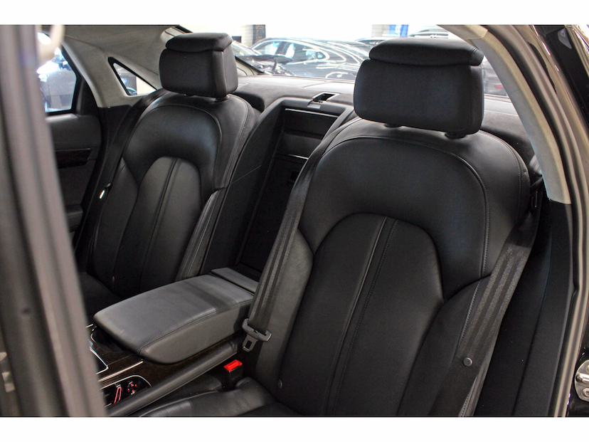 Foto do veículo AUDI A8 4.0 TFSI V8 32V GASOLINA 4P TIPTRONIC 2016 58.500 KM 268.800,00
