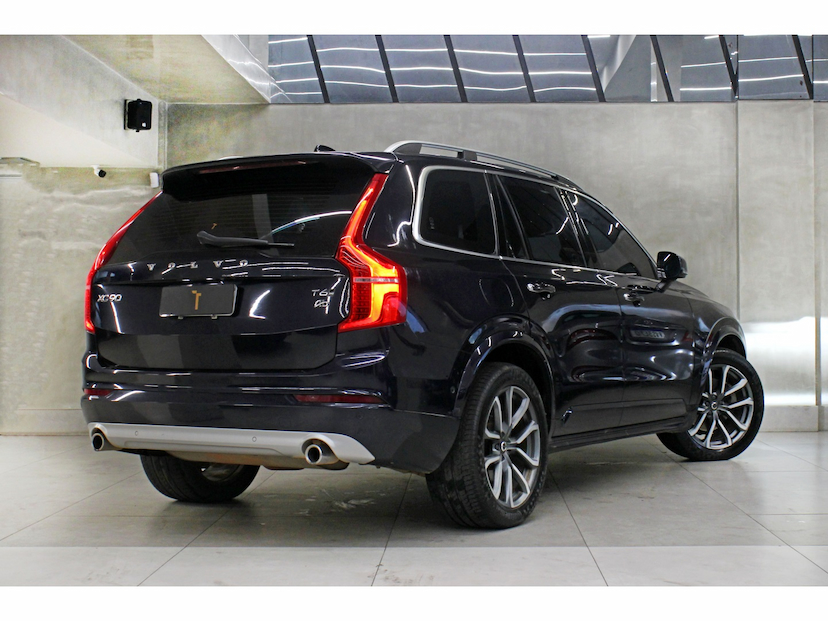 Foto do veículo VOLVO XC90 2.0 T6 GASOLINA MOMENTUM AWD GEARTRONIC 2019 110.980 KM 185.800,00