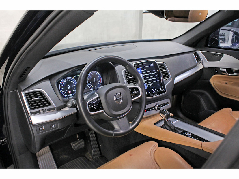 Foto do veículo VOLVO XC90 2.0 T6 GASOLINA MOMENTUM AWD GEARTRONIC 2019 110.980 KM 185.800,00
