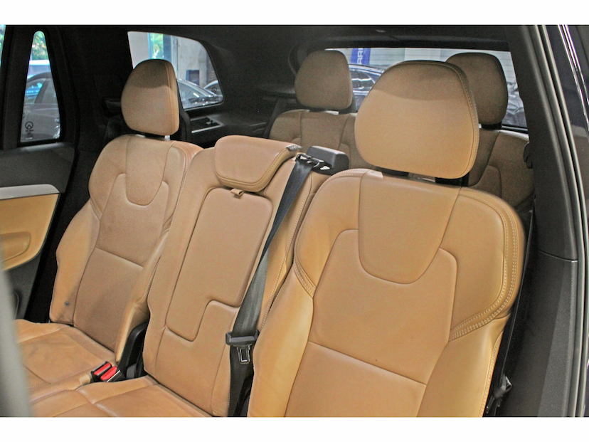 Foto do veículo VOLVO XC90 2.0 T6 GASOLINA MOMENTUM AWD GEARTRONIC 2019 110.980 KM 185.800,00