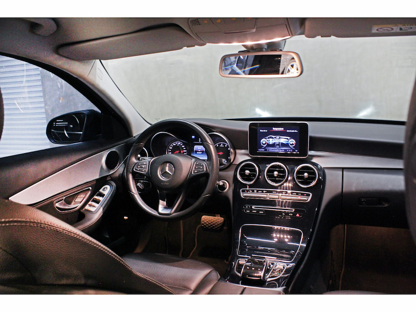 Foto do veículo MERCEDES-BENZ C 180 1.6 CGI 16V TURBO GASOLINA 4P AUTOMÁTICO 2015 63.900 KM 108.800,00