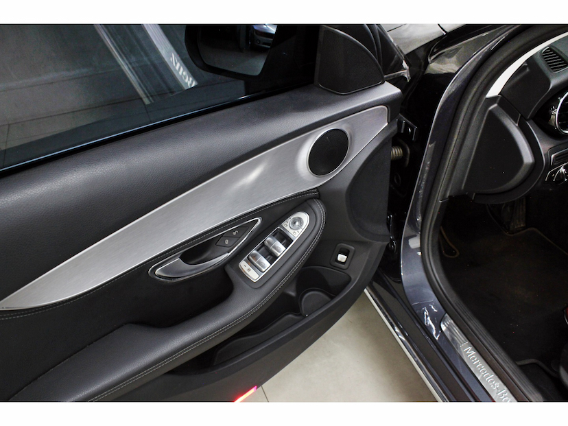 Foto do veículo MERCEDES-BENZ C 180 1.6 CGI 16V TURBO GASOLINA 4P AUTOMÁTICO 2015 63.900 KM 108.800,00