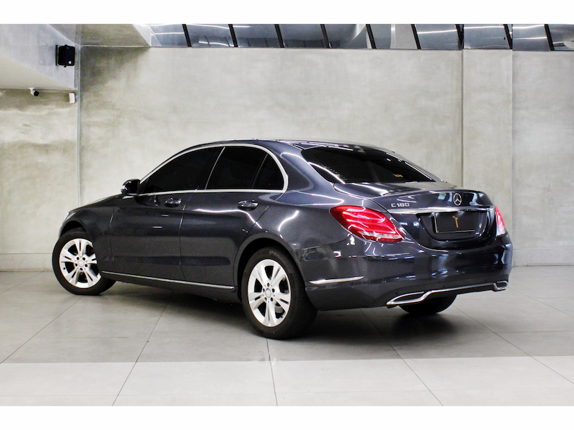 Foto do veículo MERCEDES-BENZ C 180 1.6 CGI 16V TURBO GASOLINA 4P AUTOMÁTICO 2015 63.900 KM 108.800,00