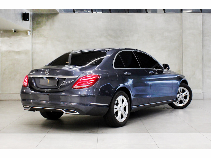 Foto do veículo MERCEDES-BENZ C 180 1.6 CGI 16V TURBO GASOLINA 4P AUTOMÁTICO 2015 63.900 KM 108.800,00