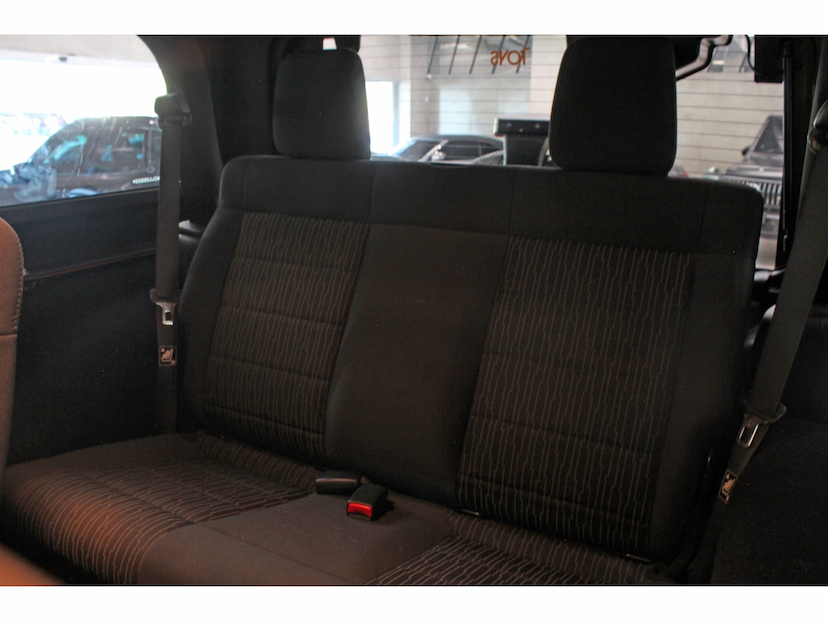 Foto do veículo JEEP WRANGLER 3.6 SPORT 4X4 V6 24V GASOLINA 2P AUTOMÁTICO 2012 31.300 KM 209.800,00