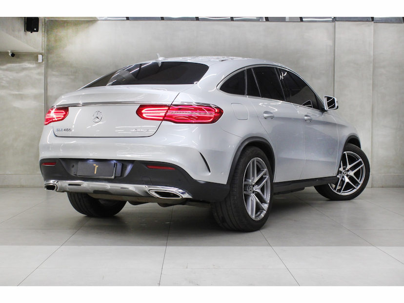 Foto do veículo MERCEDES-BENZ GLE 400 3.0 V6 GASOLINA HIGHWAY COUPÉ 4MATIC 9G-TRONIC 2017 60.600 KM 275.800,00
