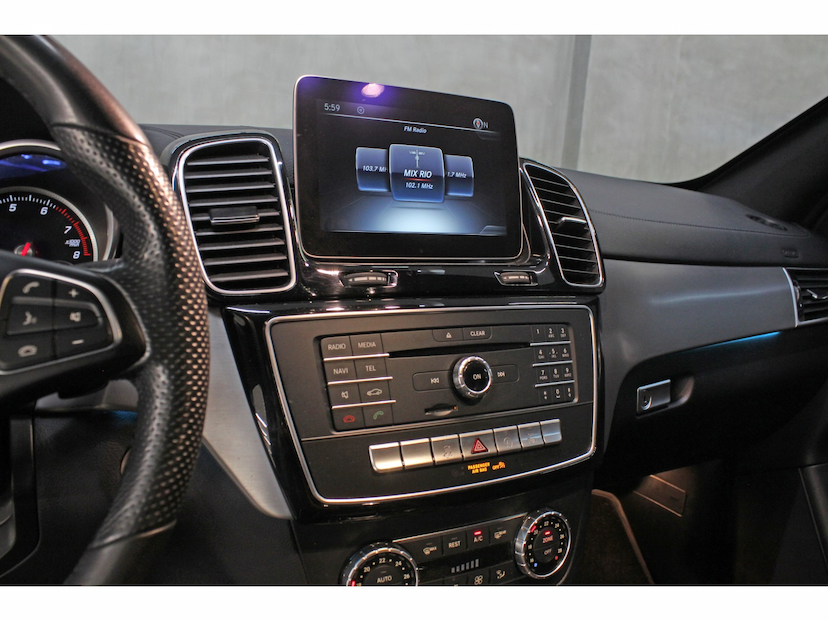 Foto do veículo MERCEDES-BENZ GLE 400 3.0 V6 GASOLINA HIGHWAY COUPÉ 4MATIC 9G-TRONIC 2017 60.600 KM 275.800,00