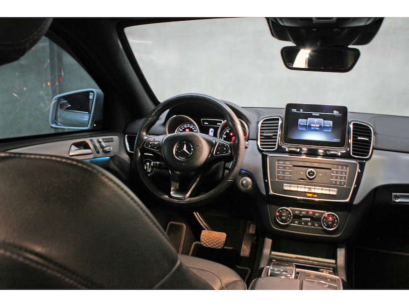 Foto do veículo MERCEDES-BENZ GLE 400 3.0 V6 GASOLINA HIGHWAY COUPÉ 4MATIC 9G-TRONIC 2017 60.600 KM 275.800,00
