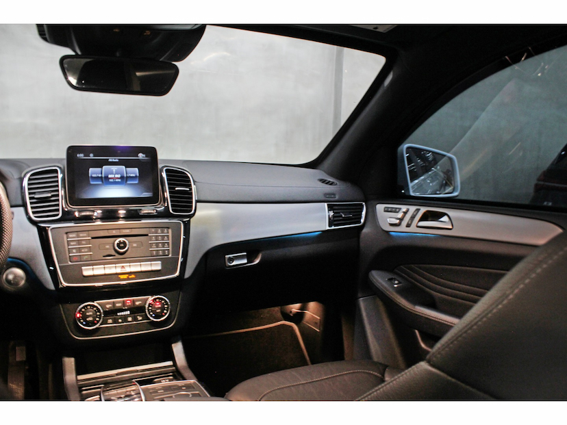 Foto do veículo MERCEDES-BENZ GLE 400 3.0 V6 GASOLINA HIGHWAY COUPÉ 4MATIC 9G-TRONIC 2017 60.600 KM 275.800,00