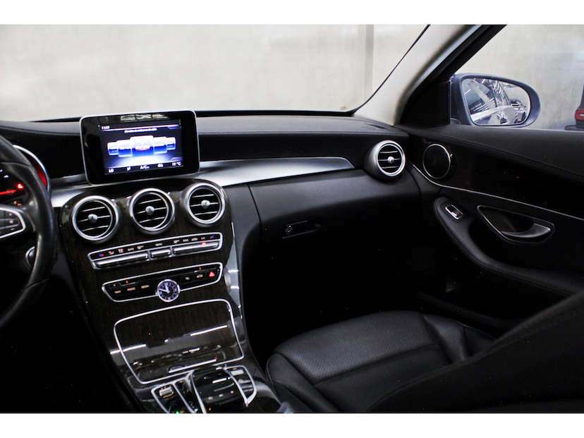 Foto do veículo MERCEDES-BENZ C 180 1.6 CGI EXCLUSIVE 16V TURBO GASOLINA 4P AUTOMÁTICO 2017 98.000 KM 98.800,00