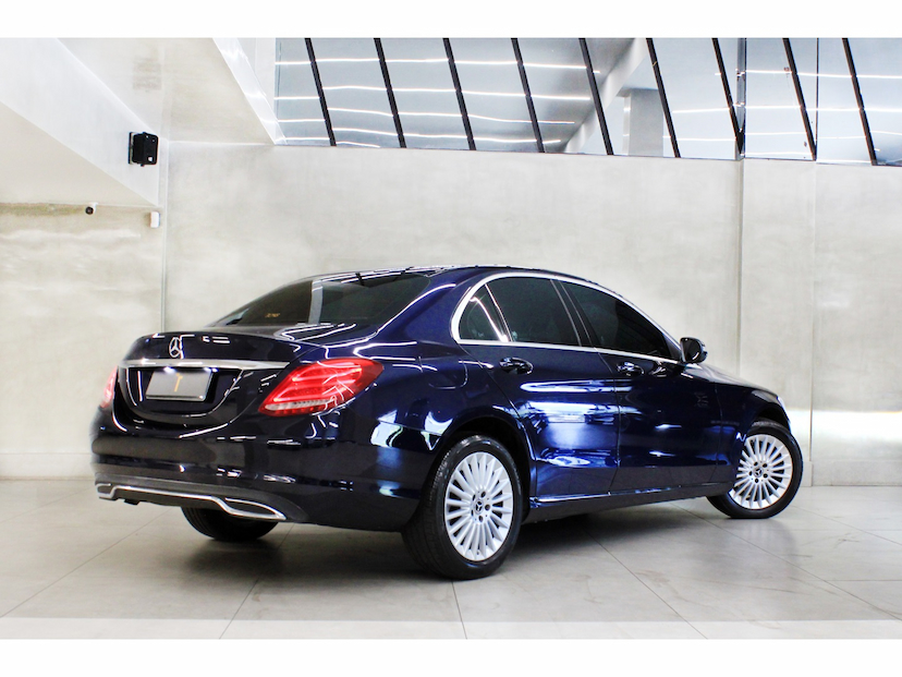 Foto do veículo MERCEDES-BENZ C 180 1.6 CGI EXCLUSIVE 16V TURBO GASOLINA 4P AUTOMÁTICO 2017 98.000 KM 98.800,00