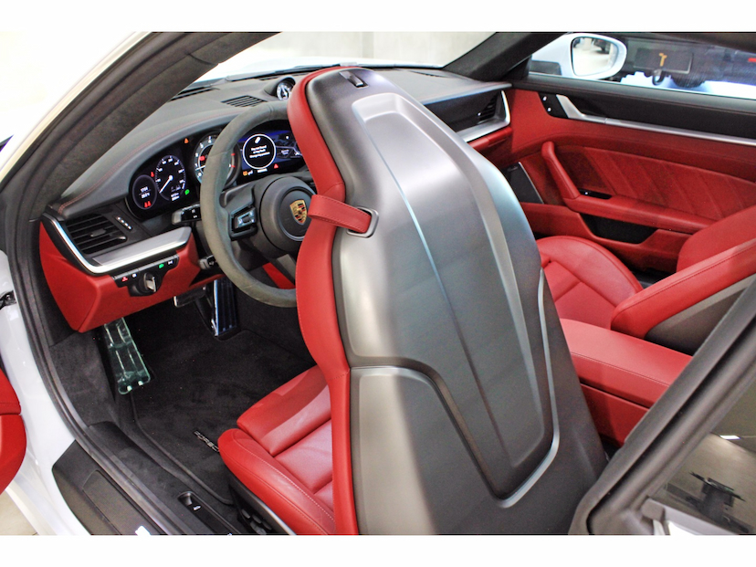 Foto do veículo PORSCHE 911 3.8 24V H6 GASOLINA TURBO S PDK 2024 3.400 KM 1.738.800,00