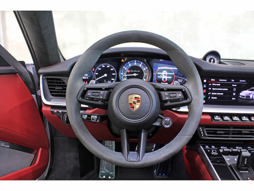Foto do veículo PORSCHE 911 3.8 24V H6 GASOLINA TURBO S PDK 2024 3.400 KM 1.738.800,00