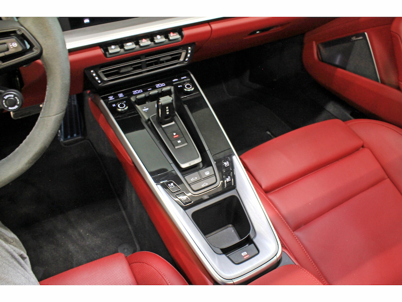 Foto do veículo PORSCHE 911 3.8 24V H6 GASOLINA TURBO S PDK 2024 3.400 KM 1.738.800,00