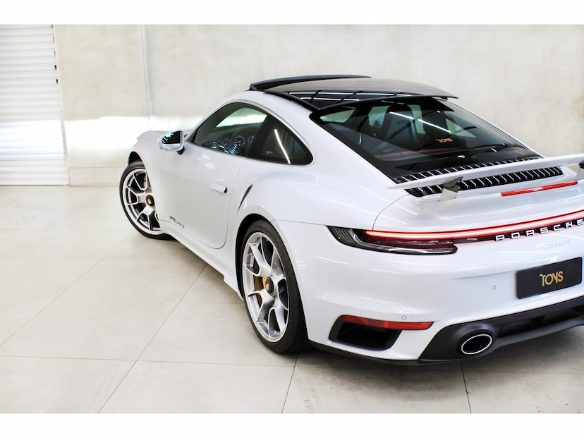 Foto do veículo PORSCHE 911 3.8 24V H6 GASOLINA TURBO S PDK 2024 3.400 KM 1.738.800,00