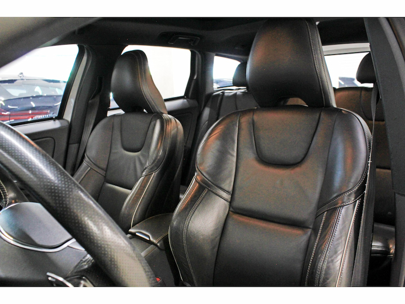 Foto do veículo VOLVO XC60 2.0 T5 RD TURBO GASOLINA 4P AUTOMÁTICO 2015 80.000 KM 87.800,00