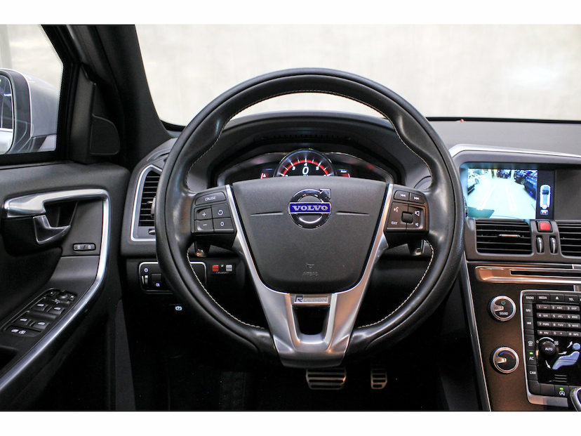 Foto do veículo VOLVO XC60 2.0 T5 RD TURBO GASOLINA 4P AUTOMÁTICO 2015 80.000 KM 87.800,00