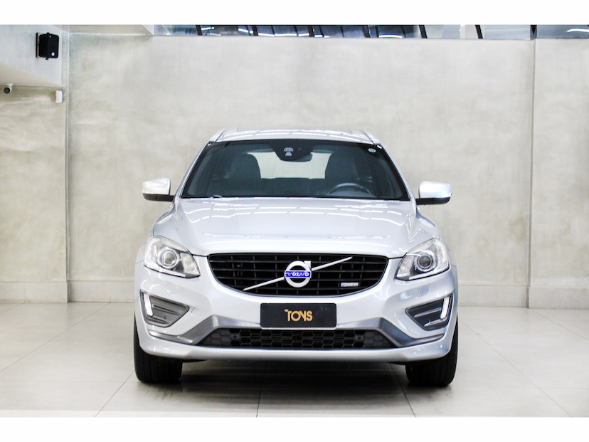 Foto do veículo VOLVO XC60 2.0 T5 RD TURBO GASOLINA 4P AUTOMÁTICO 2015 80.000 KM 87.800,00