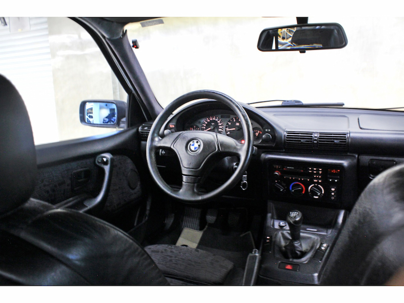 Foto do veículo BMW 318TI 1.9 COMPACT TOP 16V GASOLINA 2P MANUAL 1997 83.500 KM 62.800,00