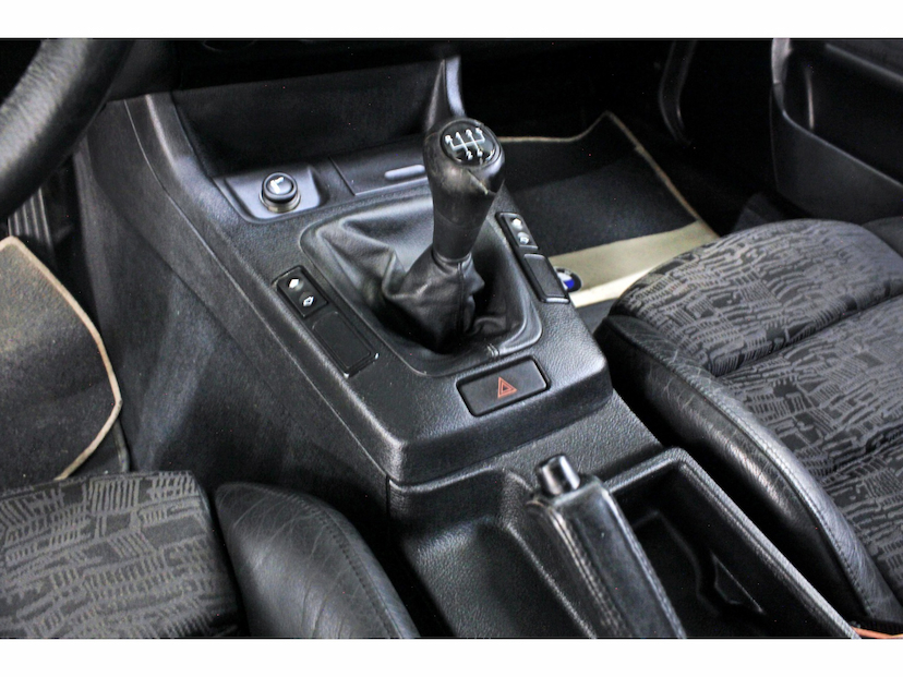 Foto do veículo BMW 318TI 1.9 COMPACT TOP 16V GASOLINA 2P MANUAL 1997 83.500 KM 62.800,00